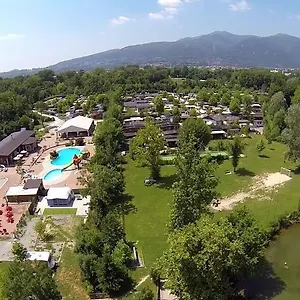 https://holiday-chalets-camping-class.it-lombardy.com